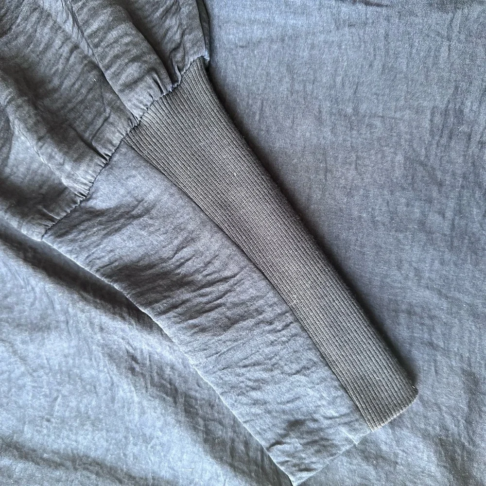 CAbi Blue Women's Top - Picture 2 of 3